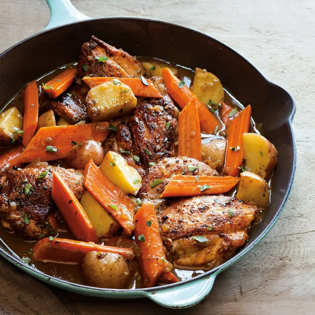 Potato Braised Chicken Breast is a delicious homemade dish that combines the tenderness of chicken with the softness of potatoes